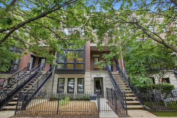 1707 W George Street, Chicago, IL 60657