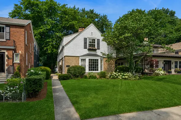 2734 Lawndale Avenue, Evanston, IL 60201