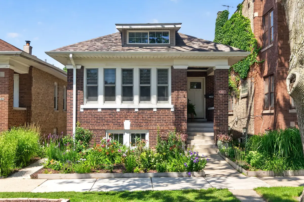 4832 N Tripp Avenue, Chicago, IL 60630 - #1