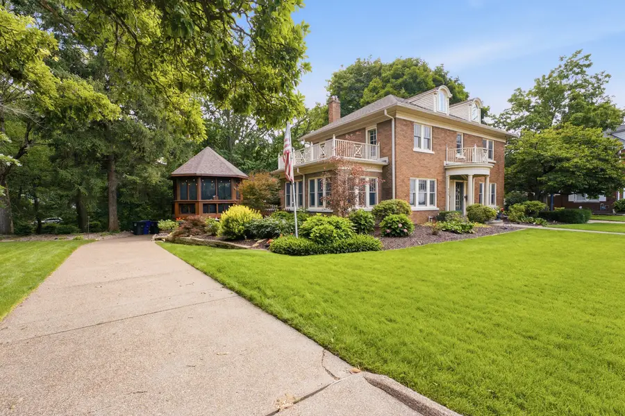933 22nd Street, Moline, IL 61265 - #3