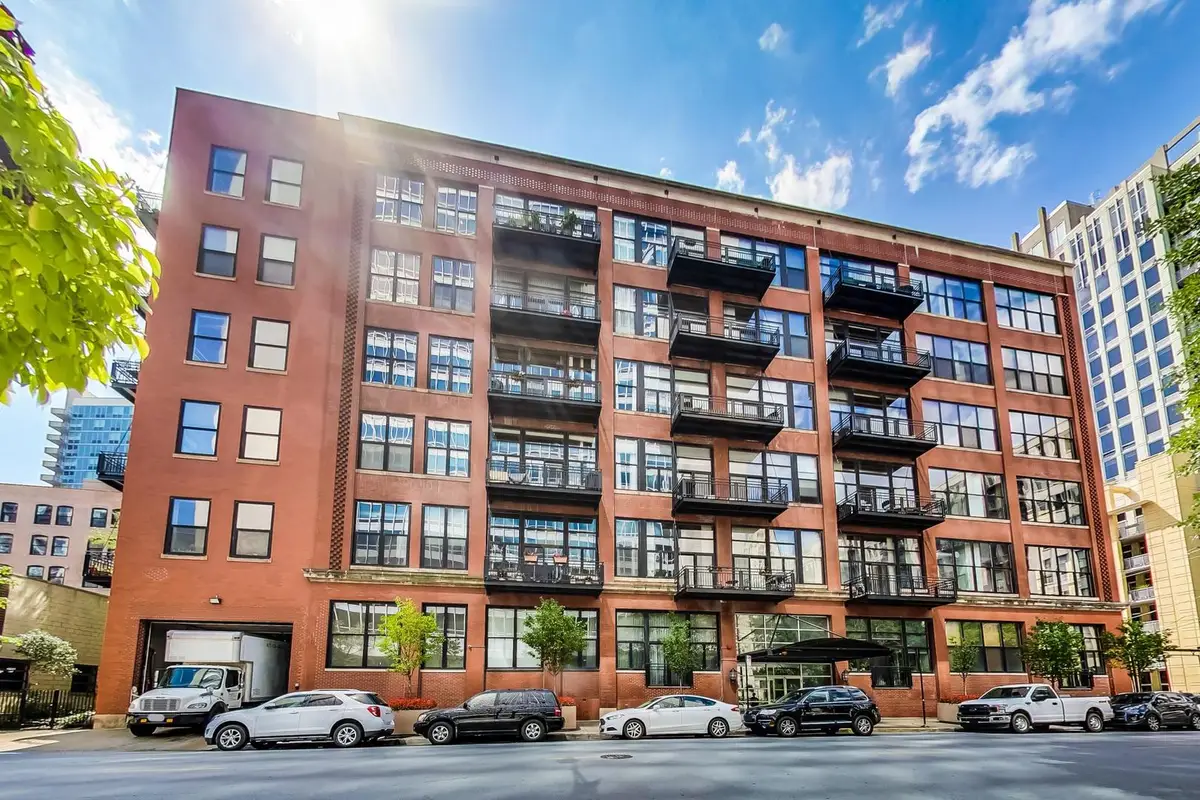 525 W Superior Street #428, Chicago, IL 60654 - #1