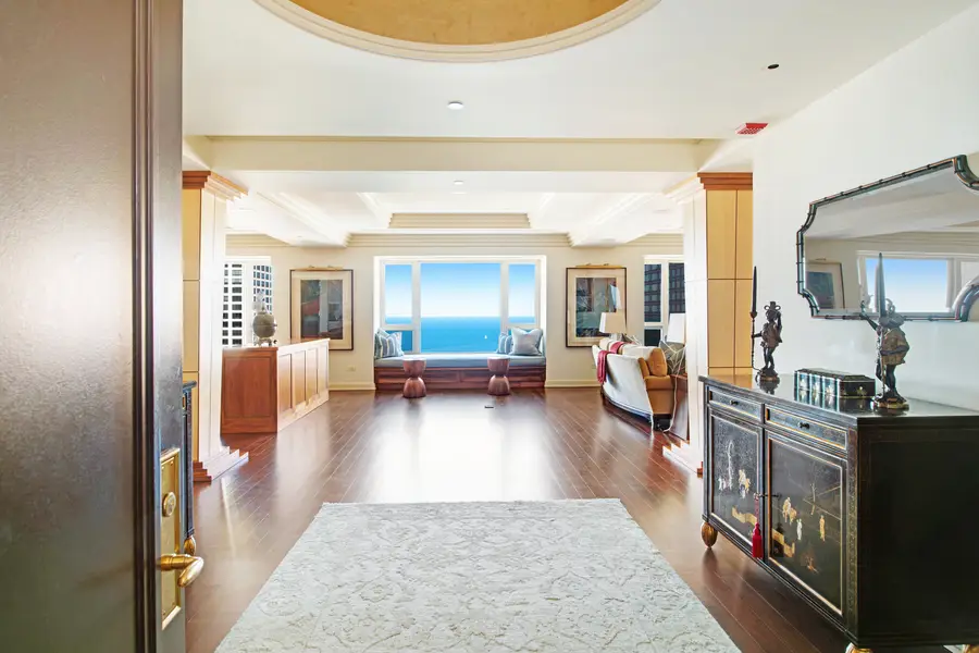 800 N Michigan Avenue #4201, Chicago, IL 60611 - #2