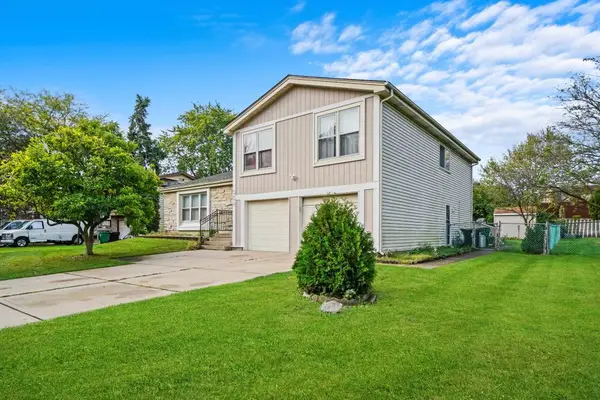 304 Sutherland Lane, Bloomingdale, IL 60108