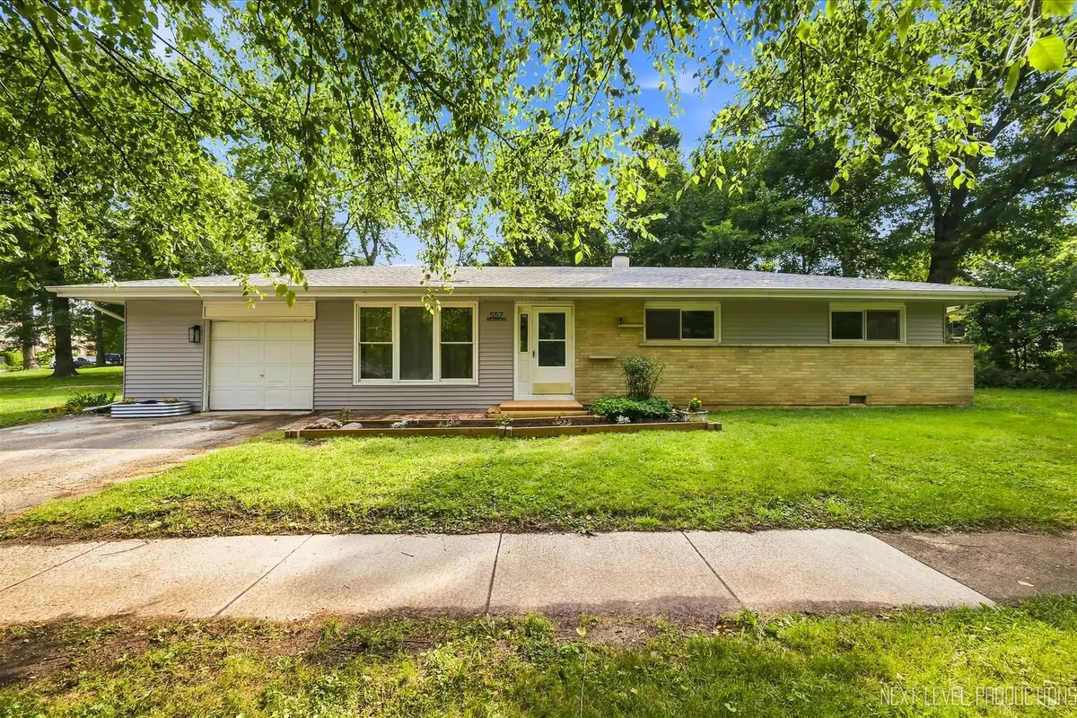 557 Willard Avenue, Elgin, IL 60120 - #1