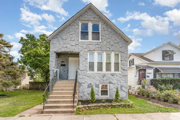 12413 S Carpenter Street, Calumet Park, IL 60827