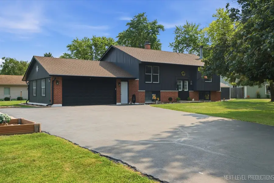 16 W Carol Avenue, Cortland, IL 60112 - #2