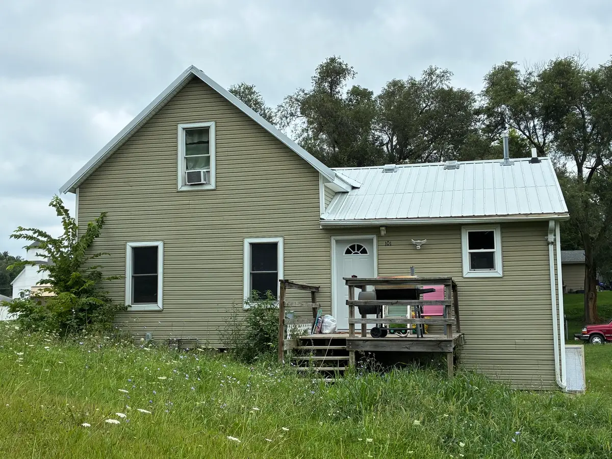 101 5th Street, Sherrard, IL 61281 - #1