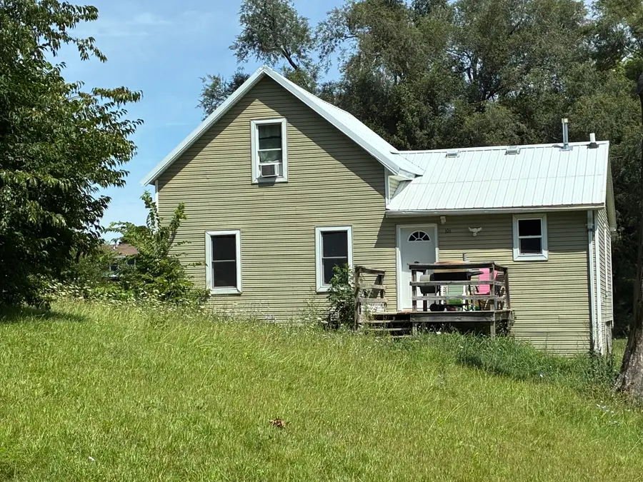 101 5th Street, Sherrard, IL 61281 - #3