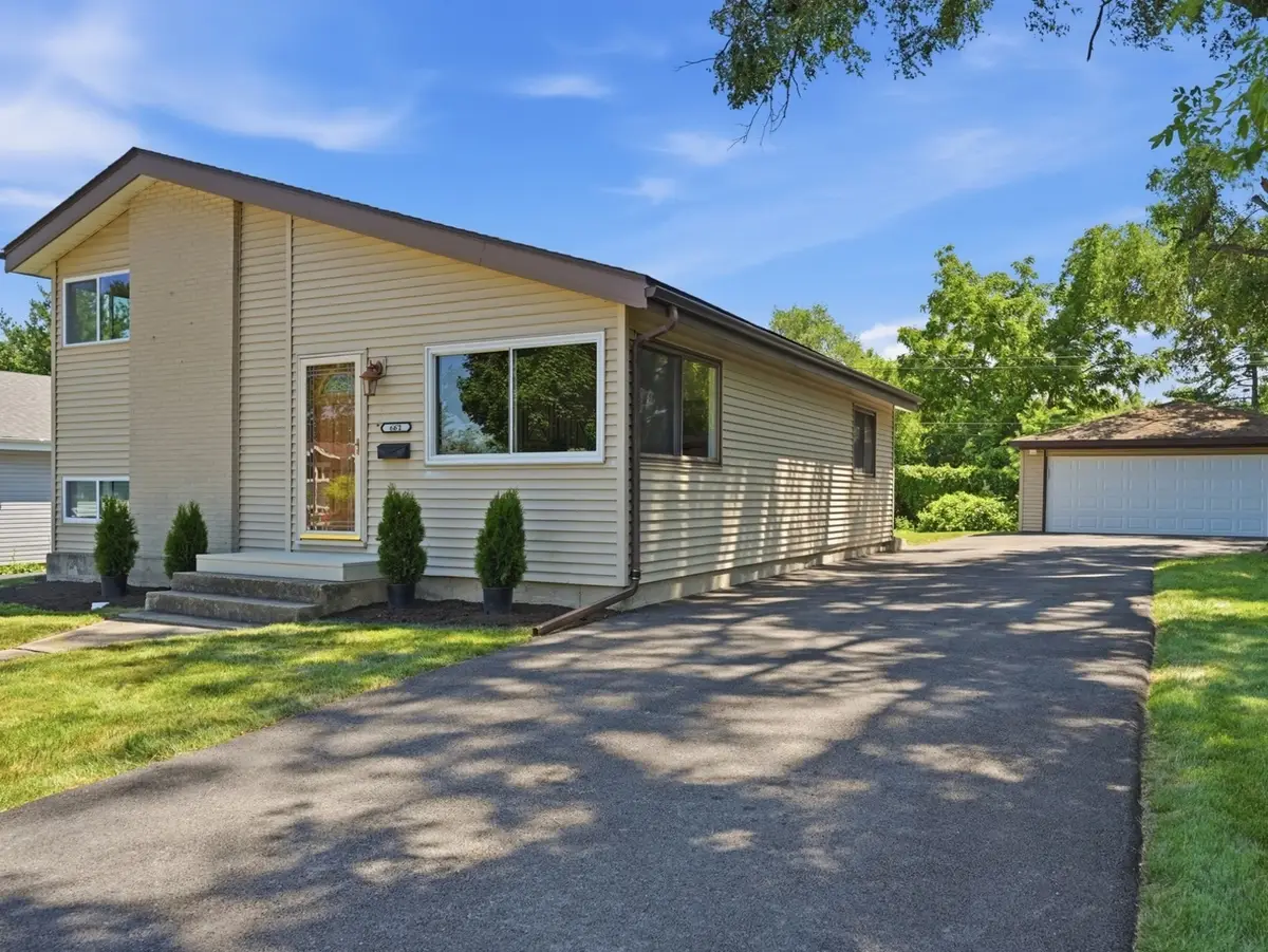 661 Easy Street, Glendale Heights, IL 60139 - #1