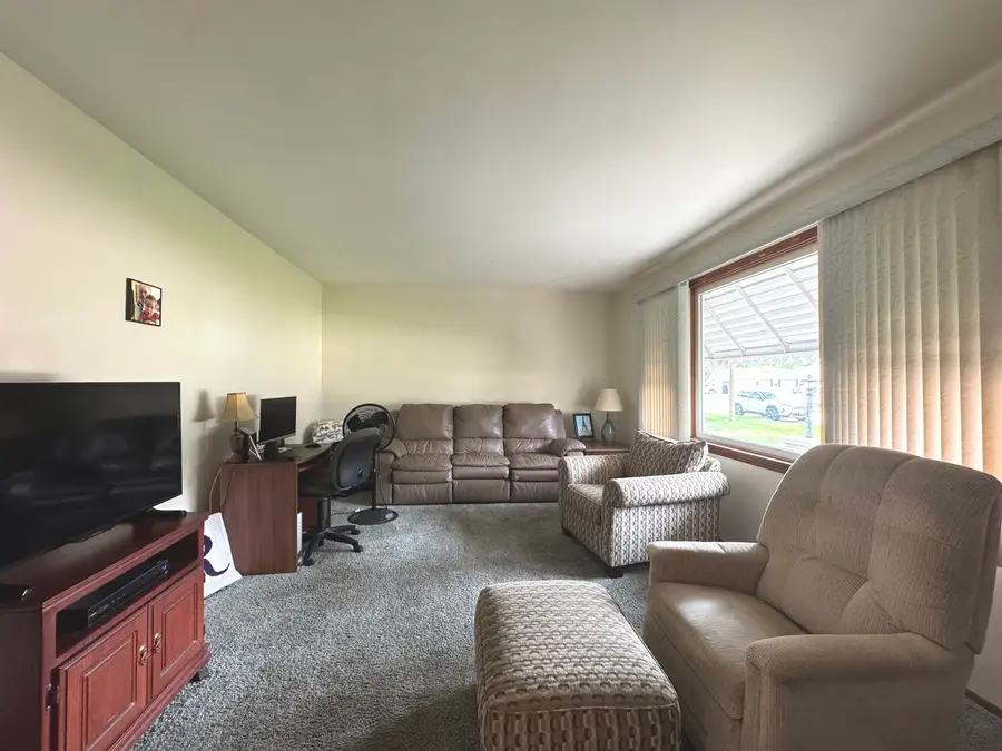 646 Evergreen Lane, Bradley, IL 60915 - #3