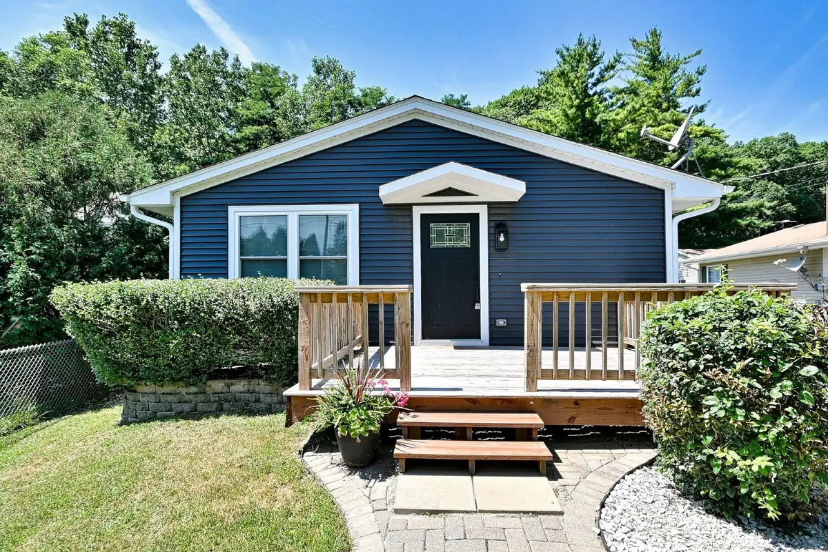 42 S Hickory Avenue, Fox Lake, IL 60020 - #1