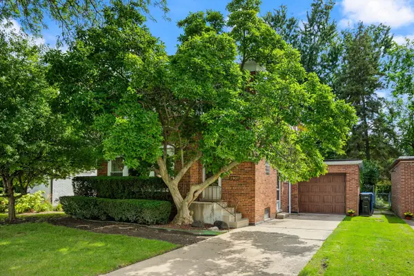 2907 W Bryn Mawr Avenue, Chicago, IL 60659