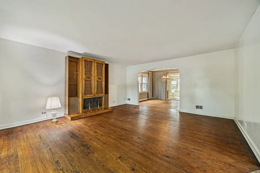 2907 W Bryn Mawr Avenue, Chicago, IL 60659 - #3
