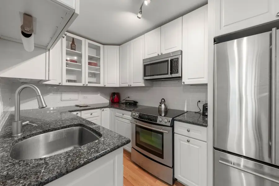 1550 N Lake Shore Drive #17B, Chicago, IL 60610 - #3