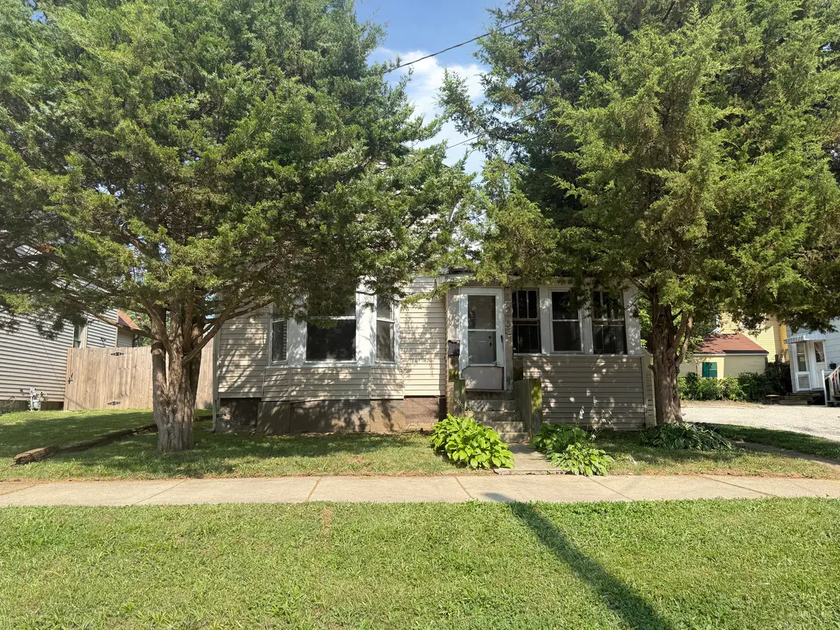 209 Sherman Place, Waukegan, IL 60085 - #1