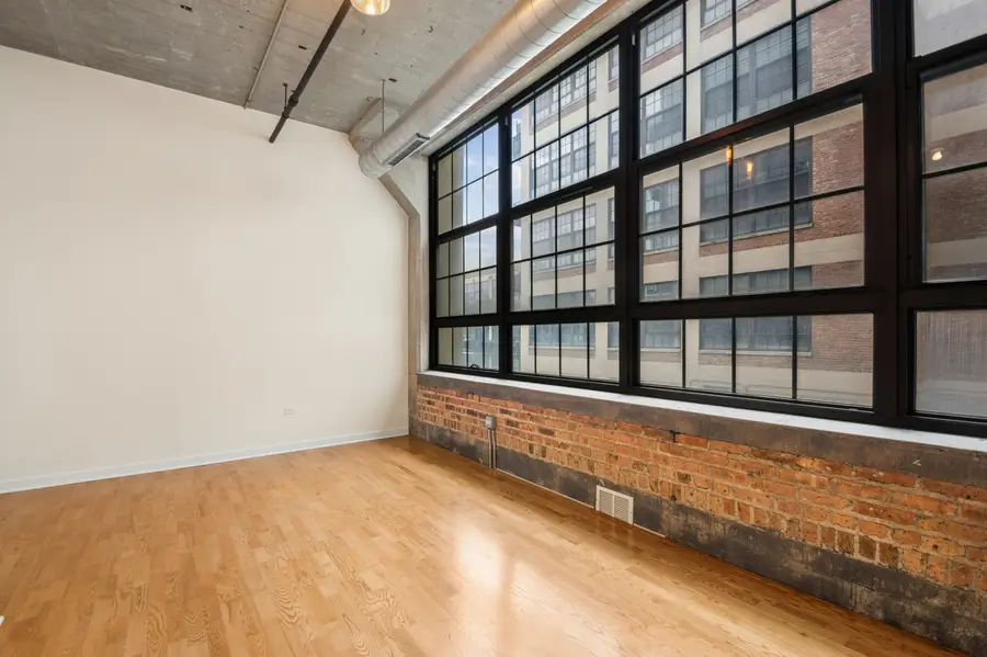 3963 W Belmont Avenue #210, Chicago, IL 60618 - #3