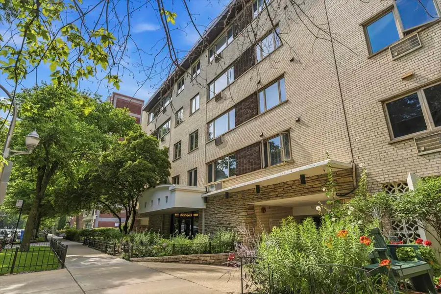 426 W Barry Avenue #407, Chicago, IL 60657 - #2