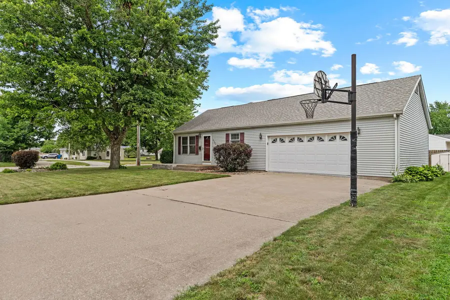 4303 27th Ave Court, Moline, IL 61265 - #3