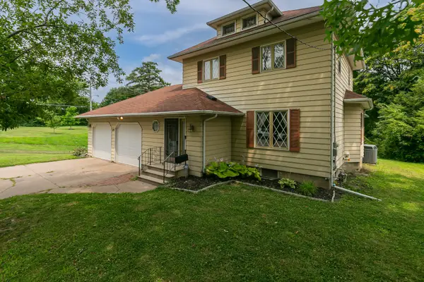1105 11th Avenue, Moline, IL 61265