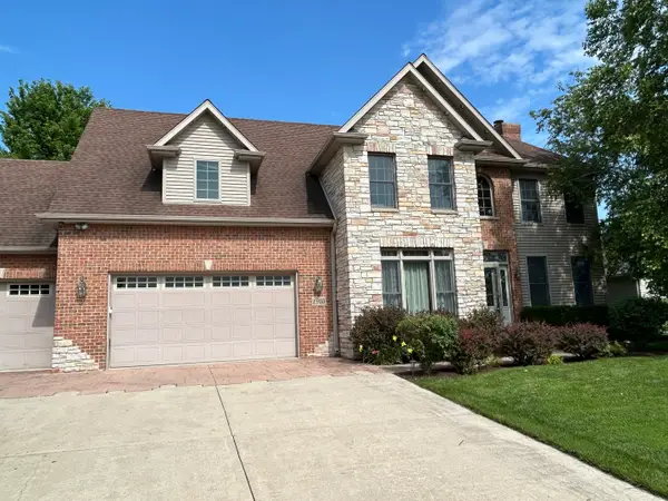 1910 Parkside Drive, Sycamore, IL 60178