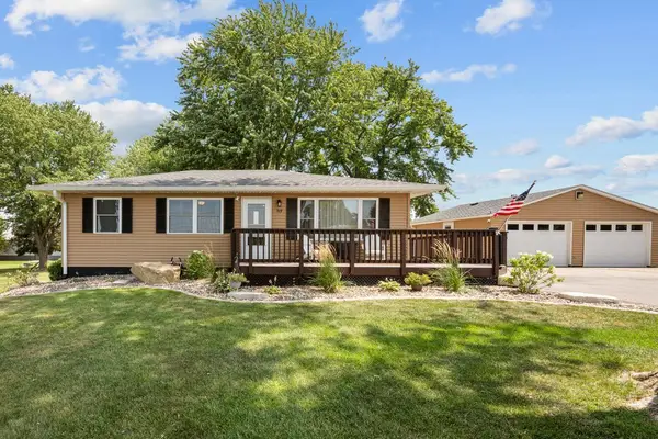 319 N 1st Street, Long Grove, IA 52756