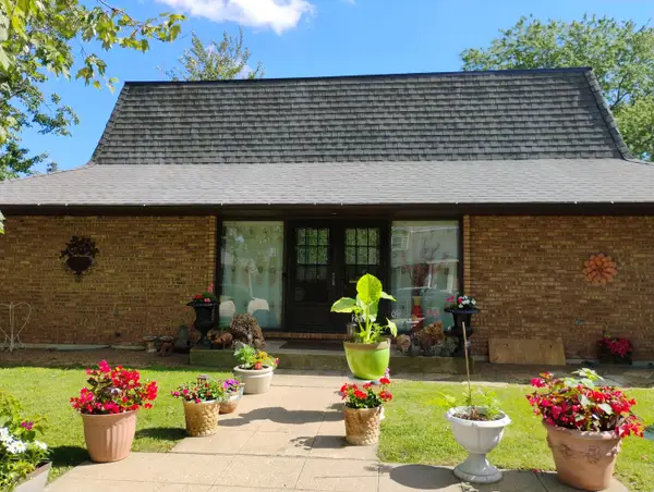 2515 W Atlantic Avenue, Waukegan, IL 60085