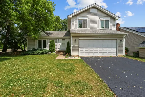 1316 W Meade Lane, Arlington Heights, IL 60004
