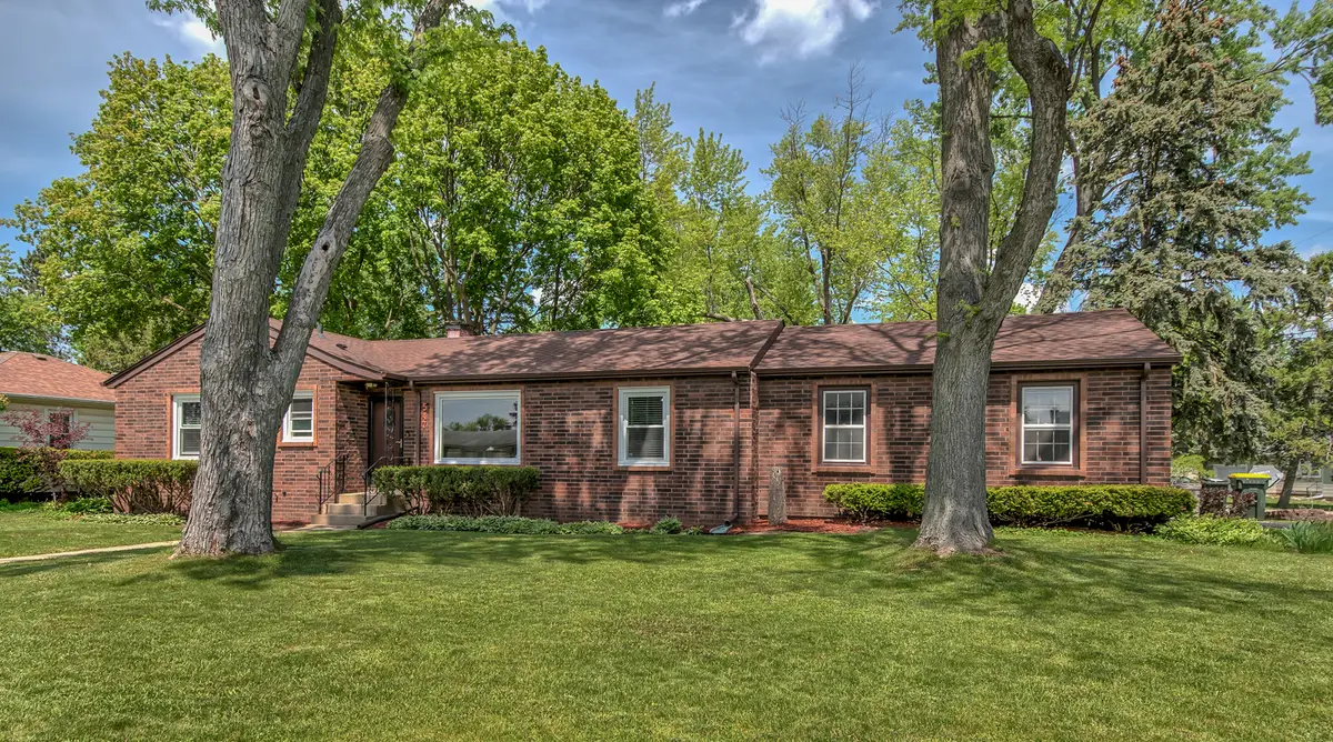 547 Reese Avenue, East Dundee, IL 60118 - #1
