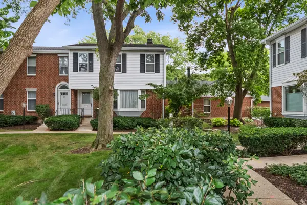 9029 Lincolnwood Drive, Evanston, IL 60203