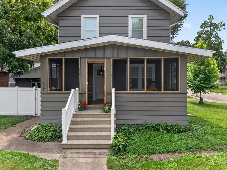 127 W Moore Street, Ottawa, IL 61350 - #3