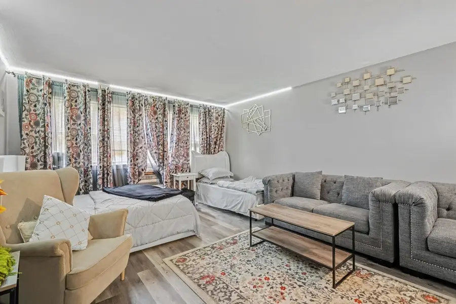 2401 W Balmoral Avenue #1C, Chicago, IL 60625 - #2