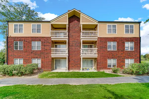 213 Glengarry Drive #211, Bloomingdale, IL 60108
