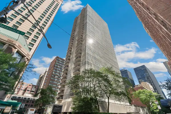 200 E Delaware Place #28A, Chicago, IL 60611