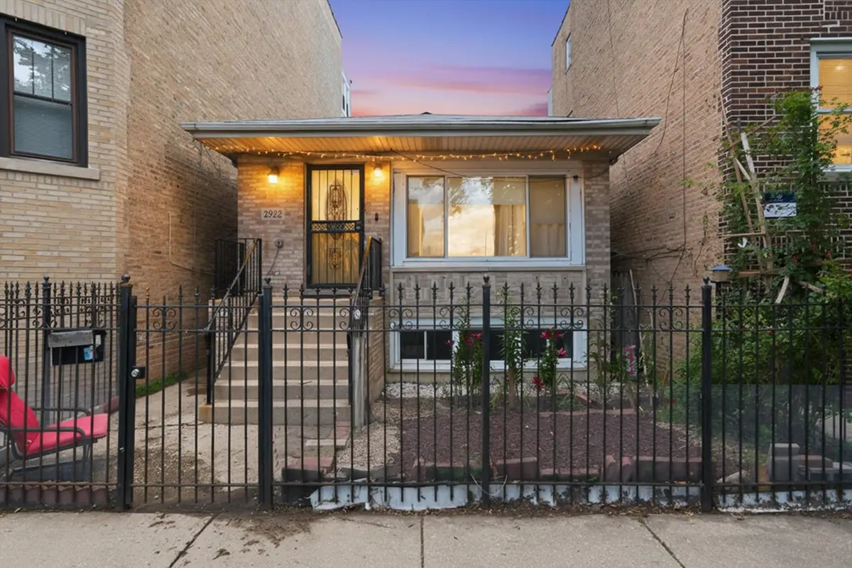 2922 W Nelson Street, Chicago, IL 60618 - #1