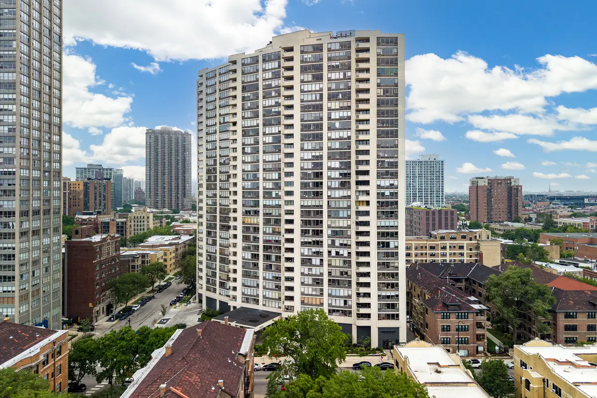 3930 N Pine Grove Avenue #1710, Chicago, IL 60613 - #1