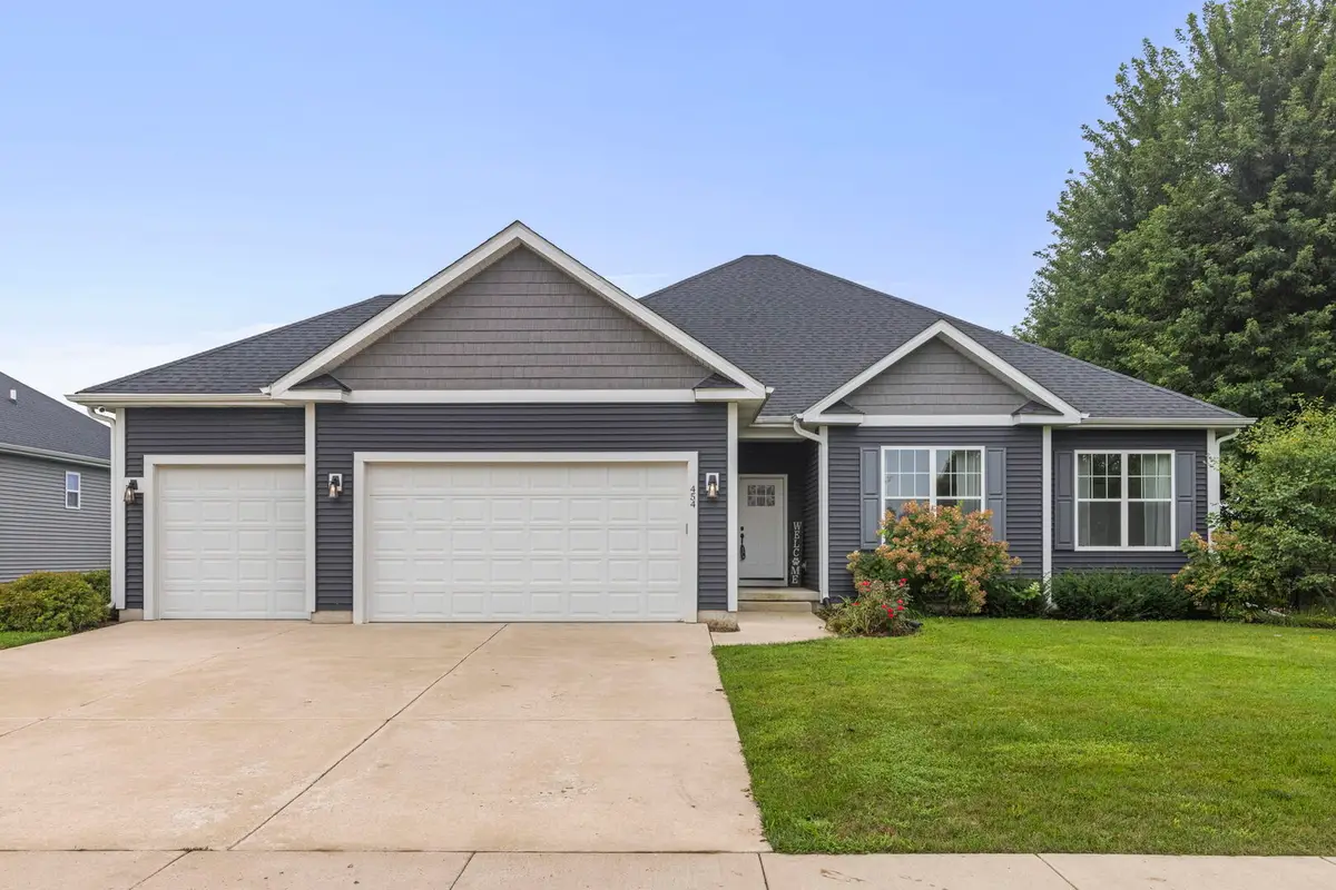 454 Snow Street, Sugar Grove, IL 60554 - #1
