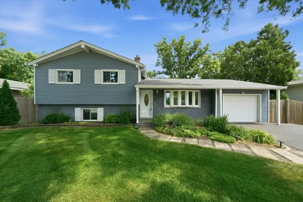22W452 Sycamore Drive, Glen Ellyn, IL 60137