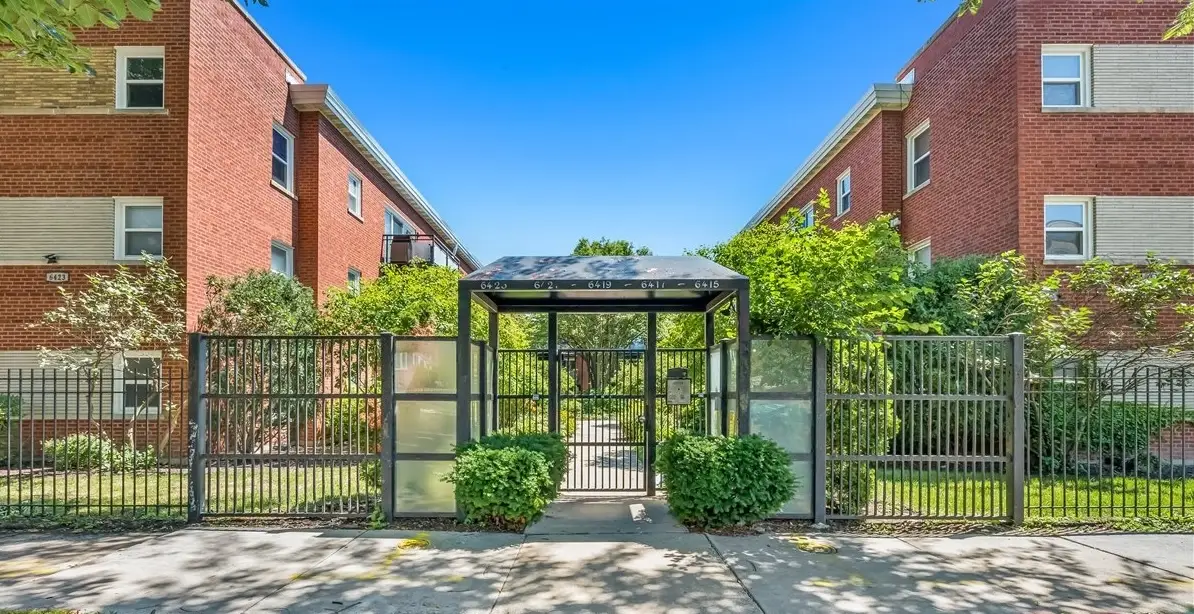 6421 N Damen Avenue #2W, Chicago, IL 60645 - #1
