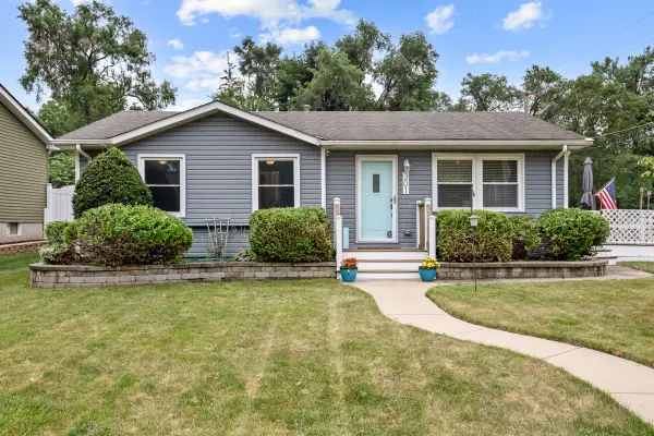 301 Channel Drive, Island Lake, IL 60042