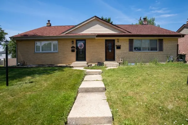 9406 N Oak Avenue, Des Plaines, IL 60016