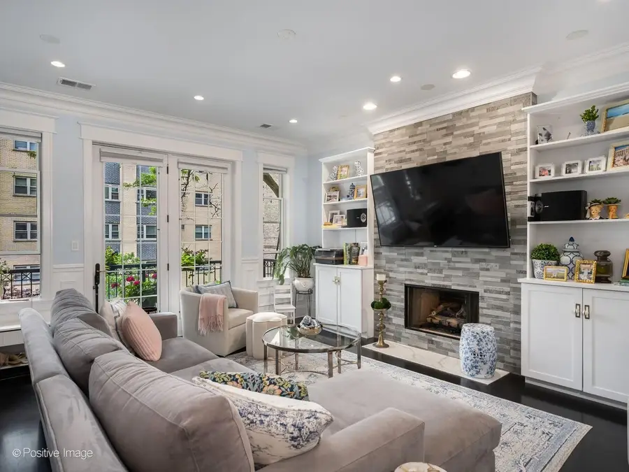 3156 N Cambridge Avenue #2, Chicago, IL 60657 - #3