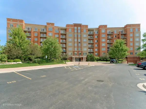 1 N Beacon Place #511, La Grange, IL 60525