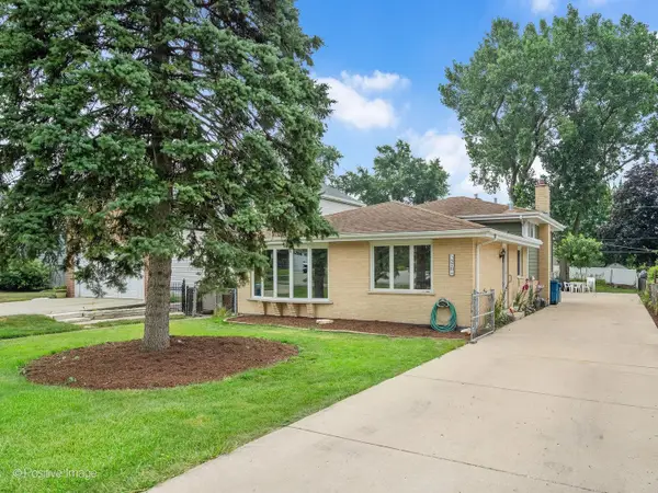 570 W Crockett Avenue, Elmhurst, IL 60126