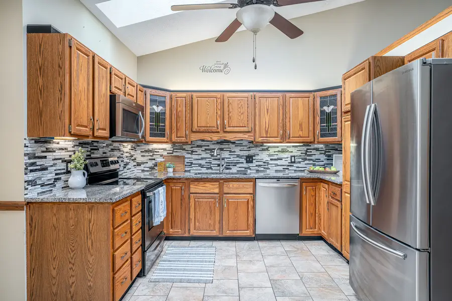 3321 E Ridge Place, Bettendorf, IA 52722 - #3