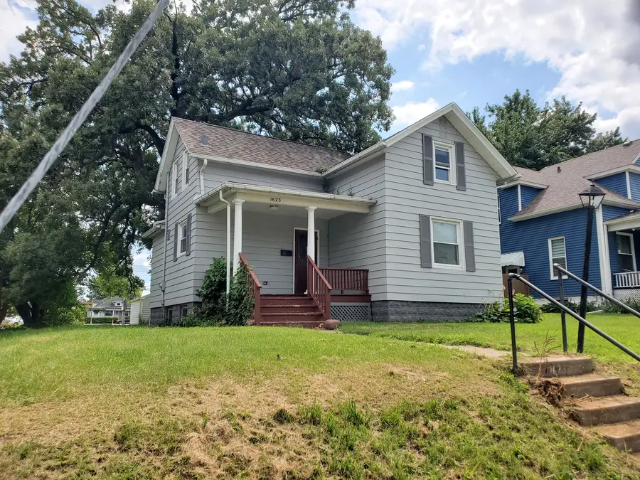 1623 W Pleasant Street, Davenport, IA 52804 - #2