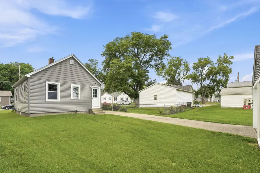 939 31st Street, Bettendorf, IA 52722 - #3