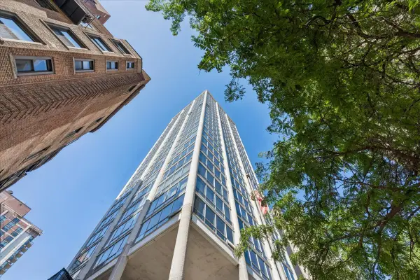 1300 N Astor Street #25C, Chicago, IL 60610