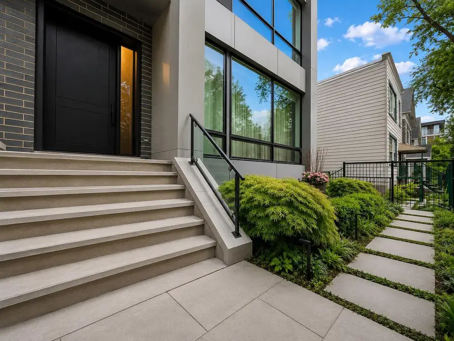 2022 W Moffat Street, Chicago, IL 60647 - #2