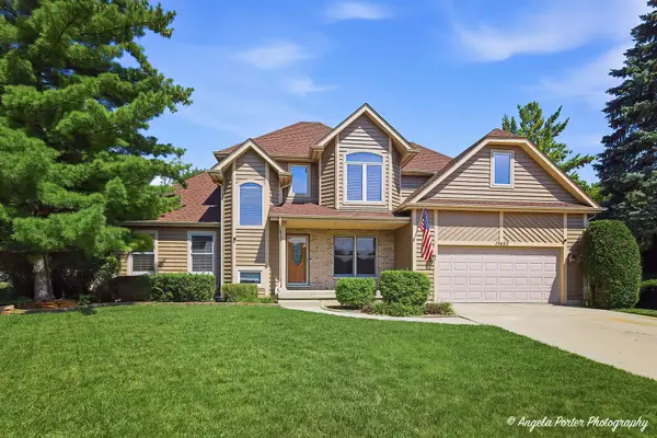 17452 W Meadowbrook Drive, Grayslake, IL 60030