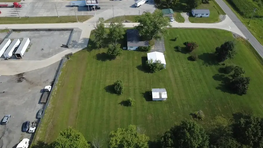 103 Ina Avenue, Ina, IL 62846 - #2